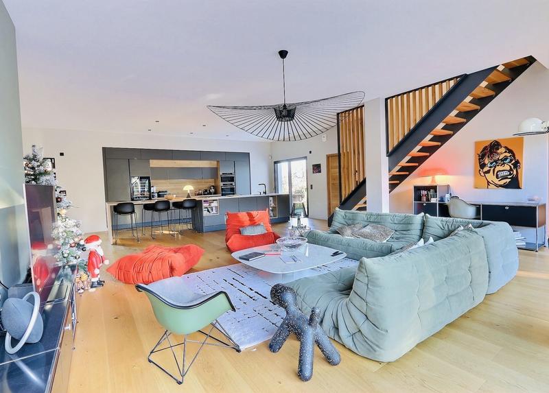 Villa - 250 m² - 9 pièces