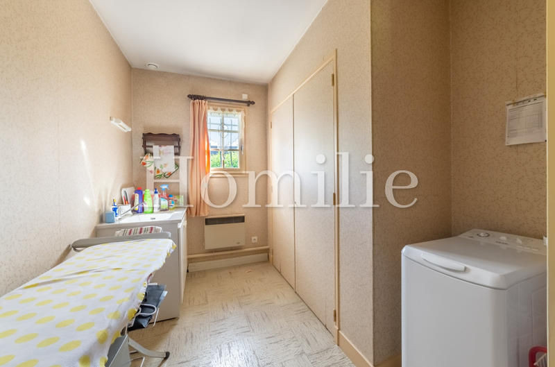 Maison - 199 m² - 9 pièces