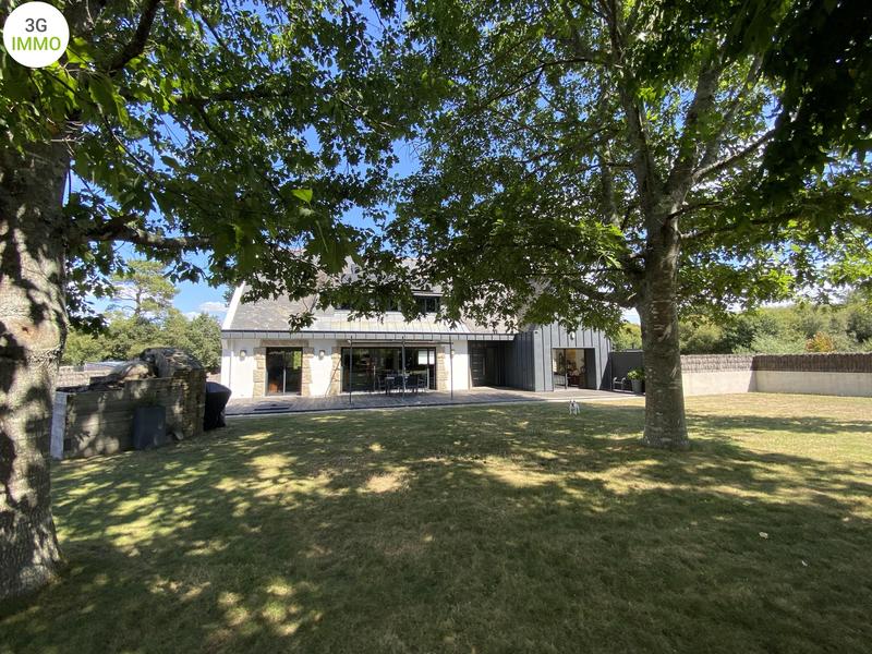 Maison - 251 m² - 8 pièces