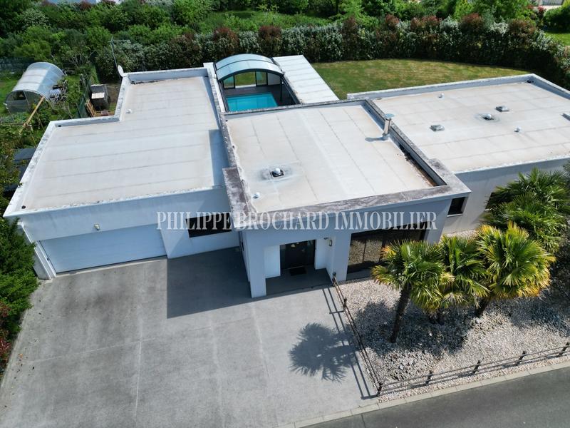 Maison - 192 m² - 10 pièces