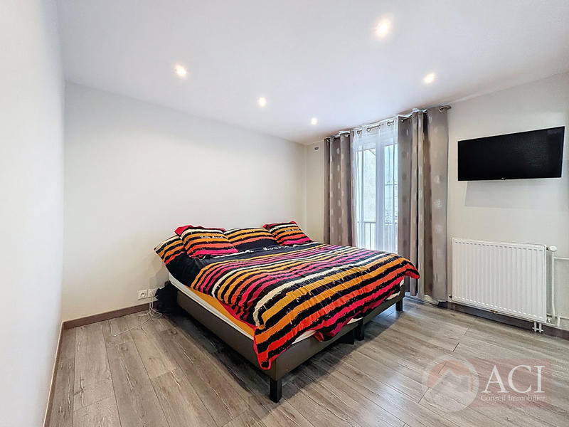 Maison - 97 m² - 5 pièces