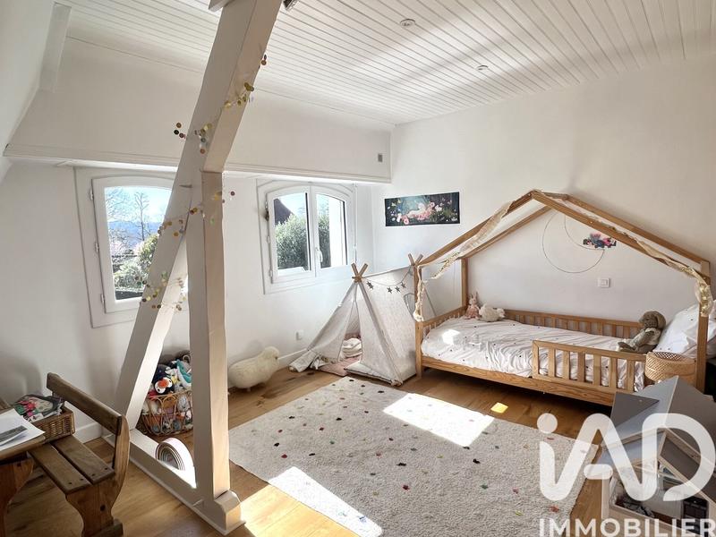 Maison - 182 m² - 6 pièces