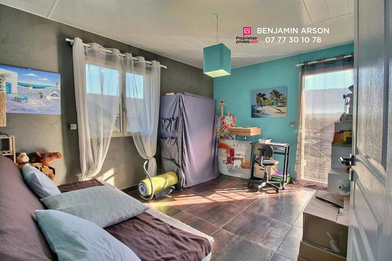 Maison - 177 m² - 8 pièces