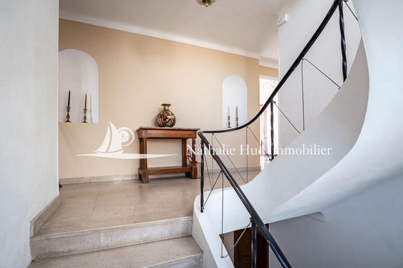 Demeure - 262 m² - 8 pièces