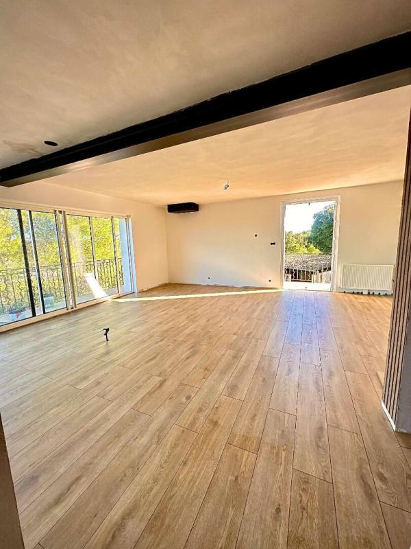 Maison - 195 m² - 8 pièces