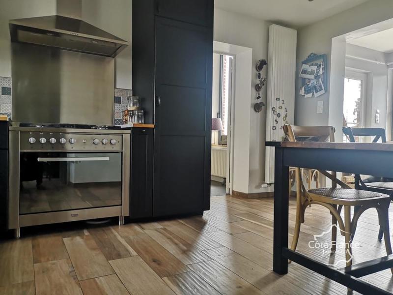 Maison - 210 m² - 10 pièces