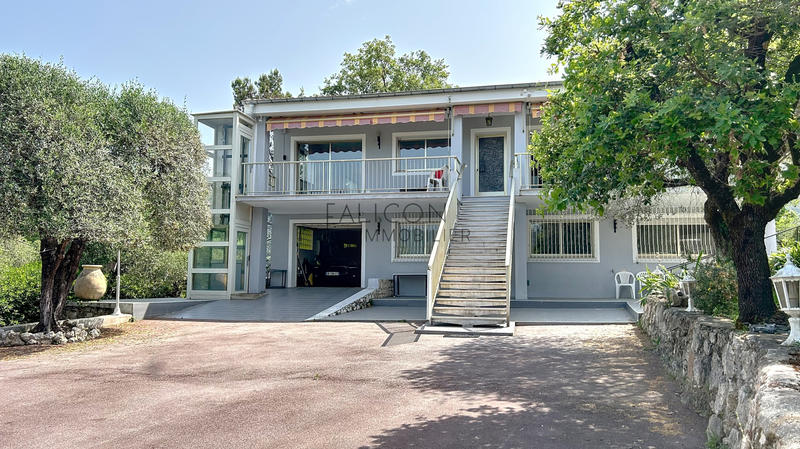 Villa - 320 m² - 8 pièces