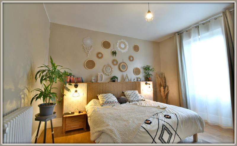 Demeure - 265 m² - 12 pièces