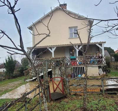 Maison - 99 m² - 5 pièces