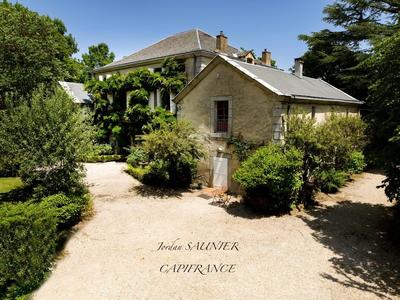 Demeure - 393 m² - 14 pièces