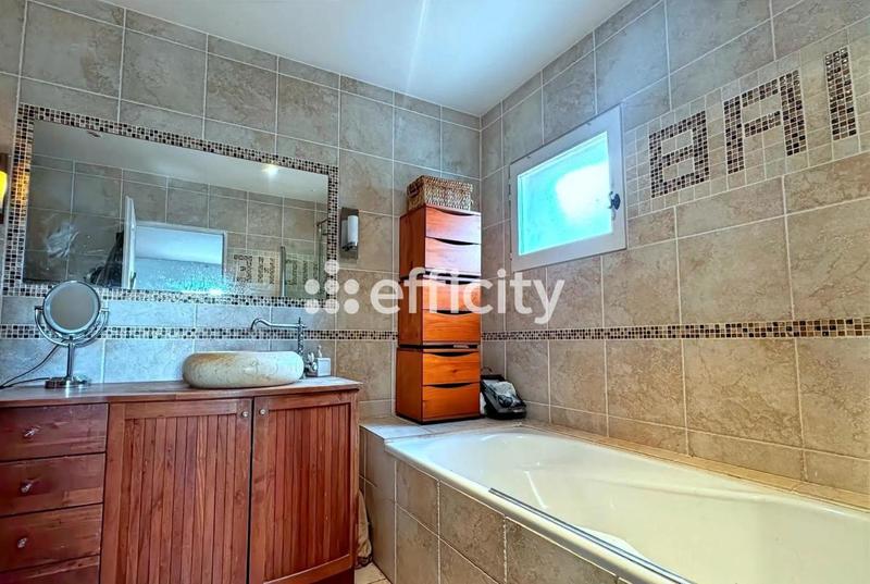 Maison - 188 m² - 7 pièces