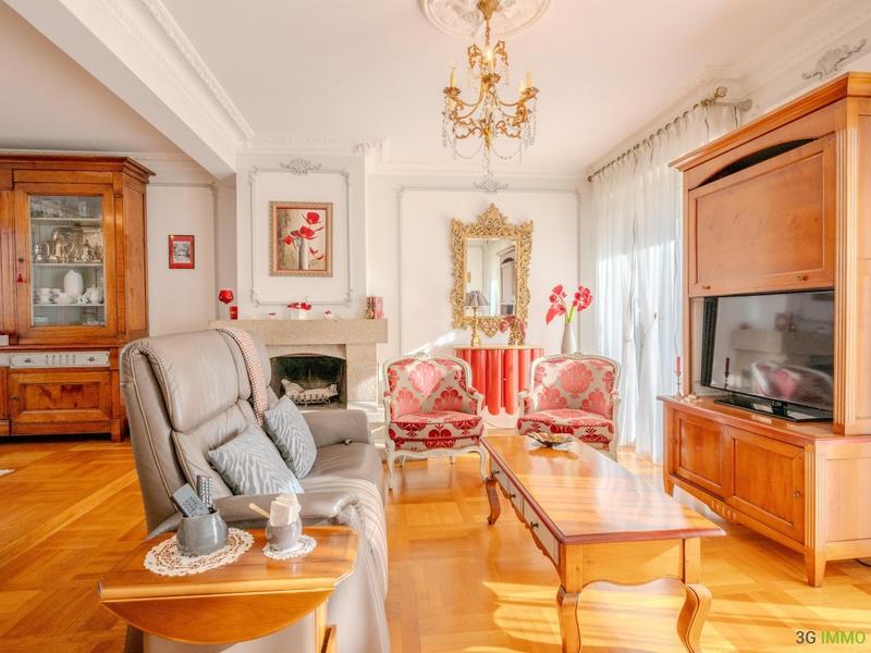 Maison traditionnelle - 148 m² - 6 pièces