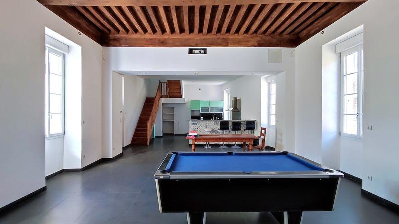 Maison - 223 m² - 9 pièces