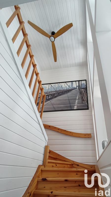 Maison - 230 m² - 6 pièces