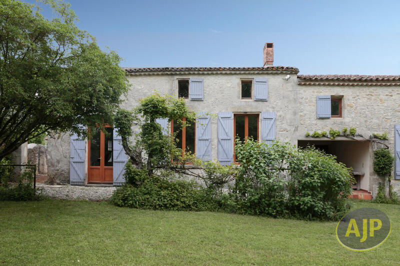 Maison - 160 m² - 5 pièces