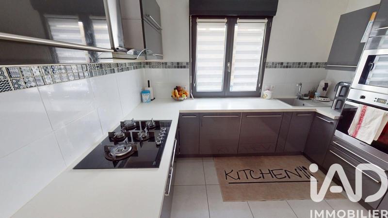 Maison - 97 m² - 6 pièces