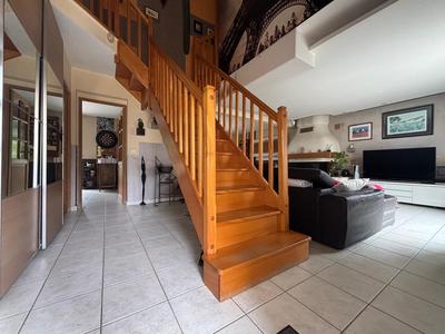 Maison - 161 m² - 8 pièces