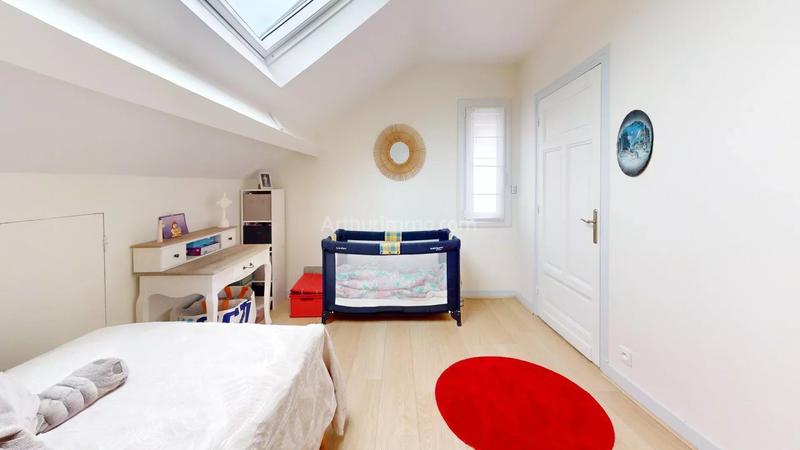 Maison - 285 m² - 7 pièces