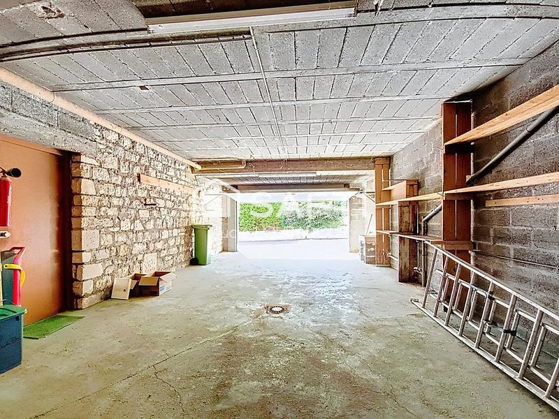 Maison - 257 m² - 11 pièces