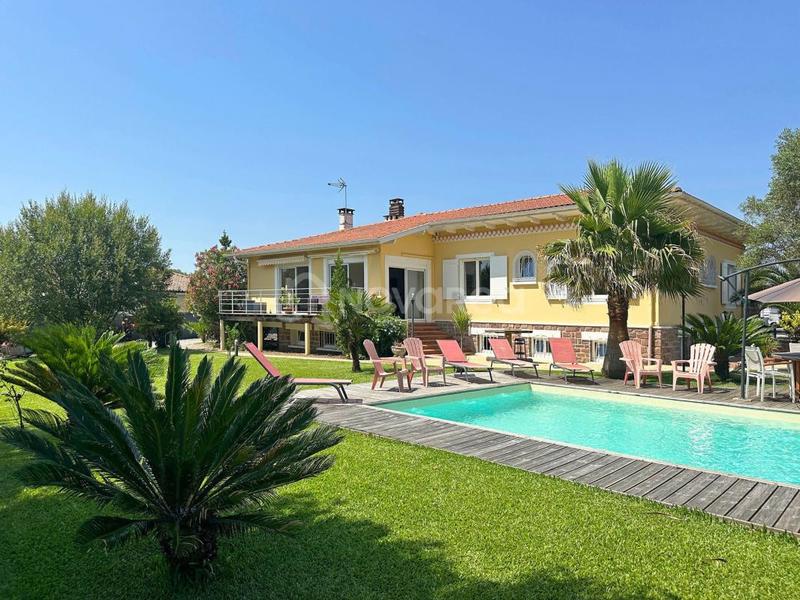 Maison - 195 m² - 7 pièces