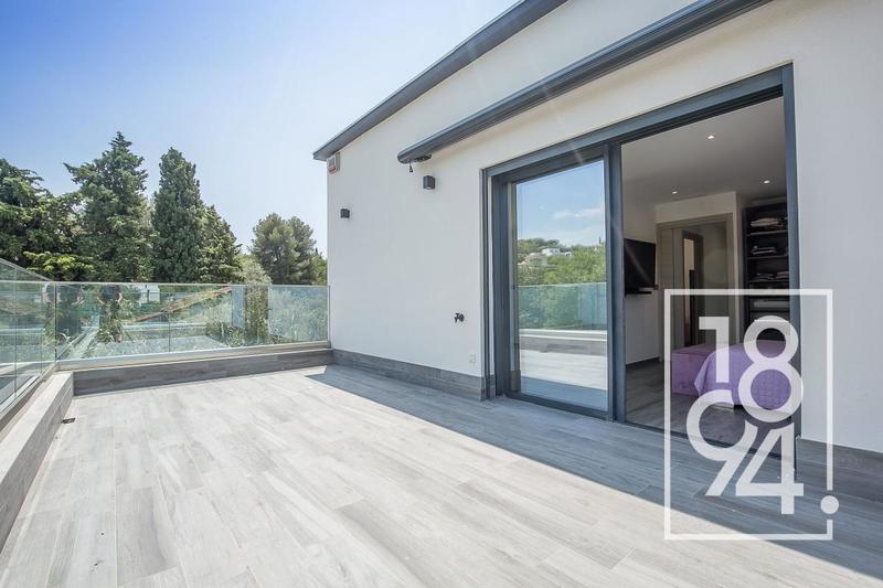 Maison - 391 m² - 8 pièces