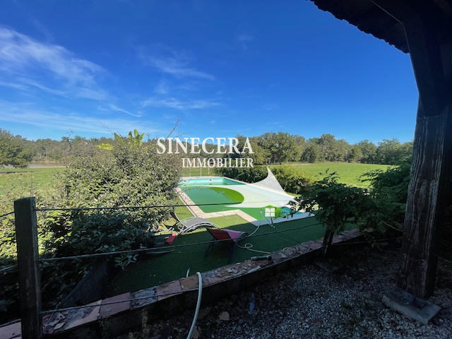 Maison - 340 m² - 5 pièces