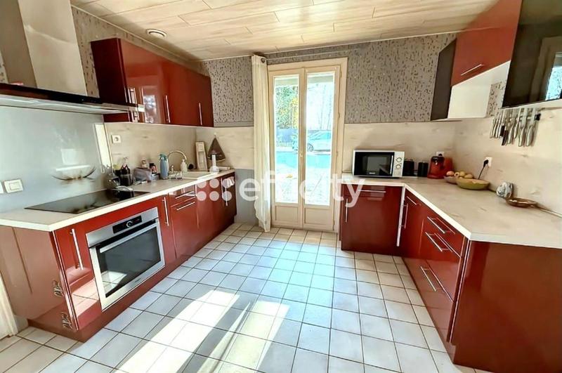 Pavillon - 140 m² - 5 pièces