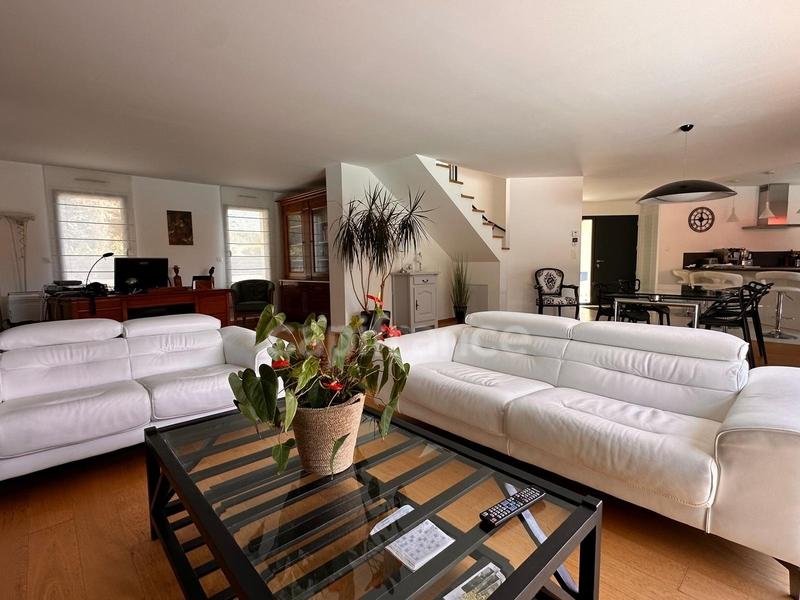 Maison - 163 m² - 5 pièces