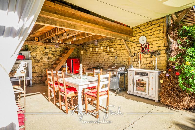 Maison traditionnelle - 190 m² - 6 pièces