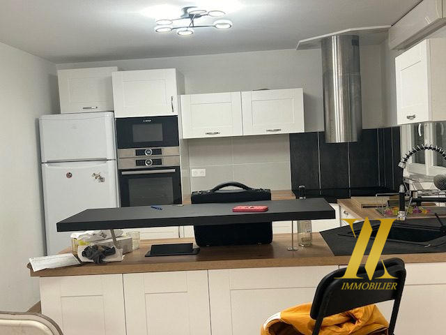 Maison traditionnelle - 180 m² - 6 pièces