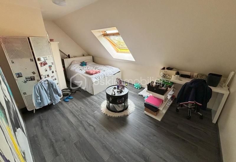 Maison traditionnelle - 168 m² - 6 pièces