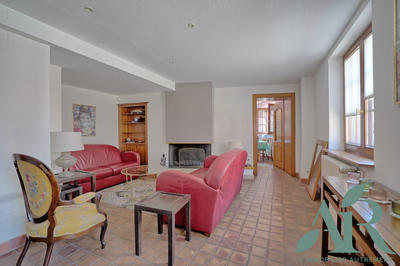 Maison traditionnelle - 143 m² - 5 pièces