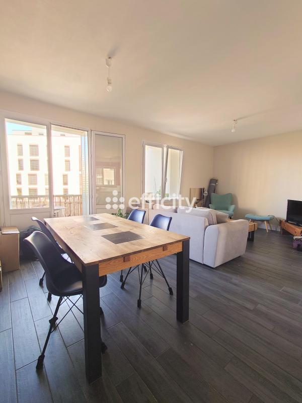 Appartement - 81 m² - 4 pièces