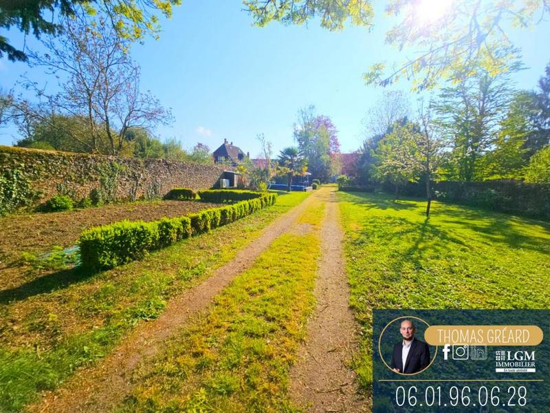 Propriété - 250 m² - 6 pièces