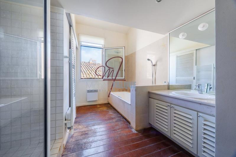 Penthouse - 218 m² - 5 pièces