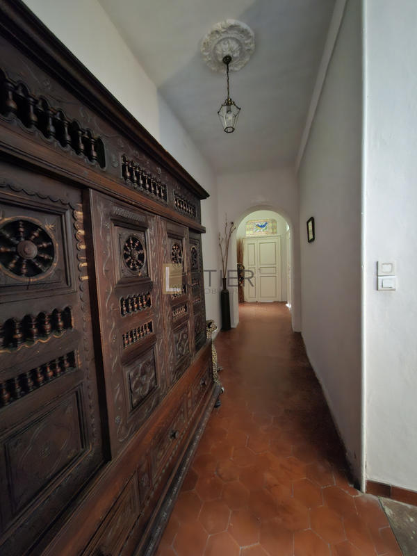 Maison - 300 m² - 10 pièces