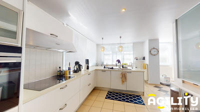 Maison - 272 m² - 7 pièces