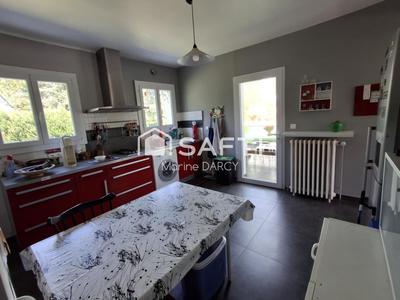 Maison - 219 m² - 6 pièces