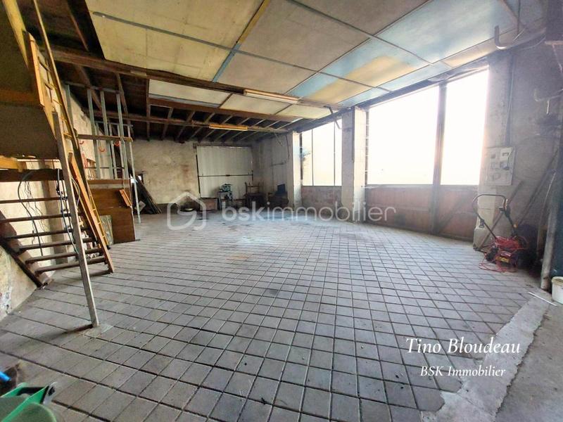 Demeure - 305 m² - 13 pièces