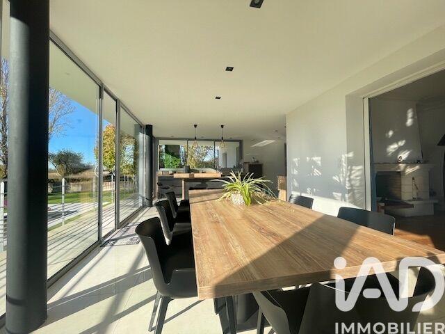 Maison - 290 m² - 8 pièces