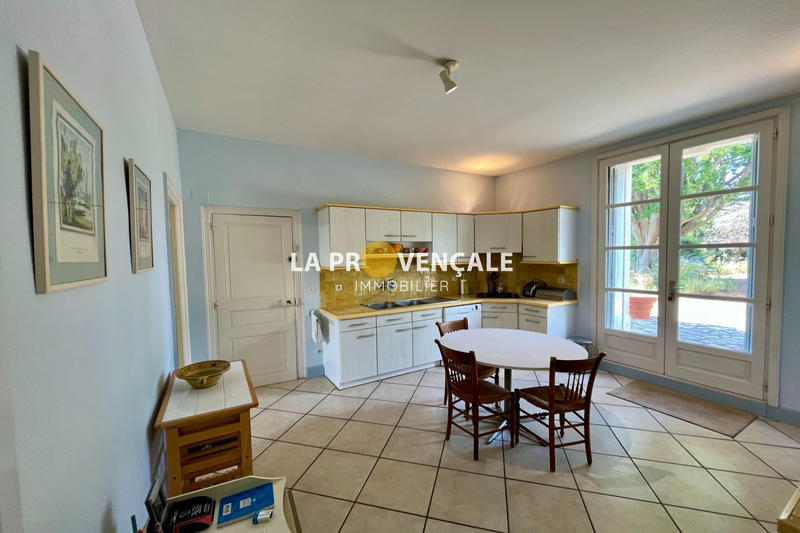 Demeure - 265 m² - 8 pièces