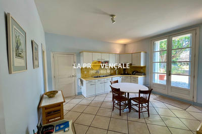 Demeure - 265 m² - 8 pièces