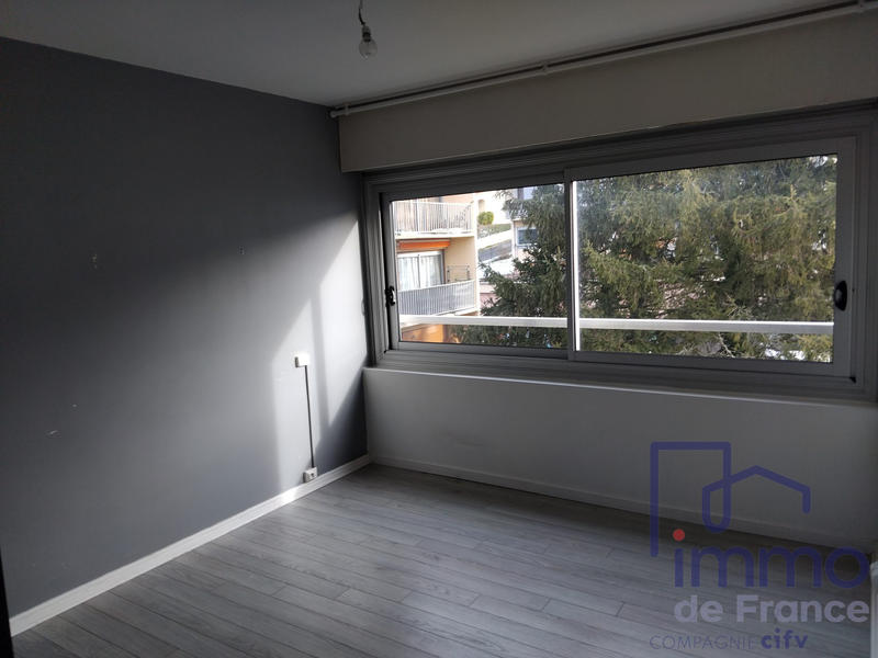 Appartement - 77 m² - 5 pièces