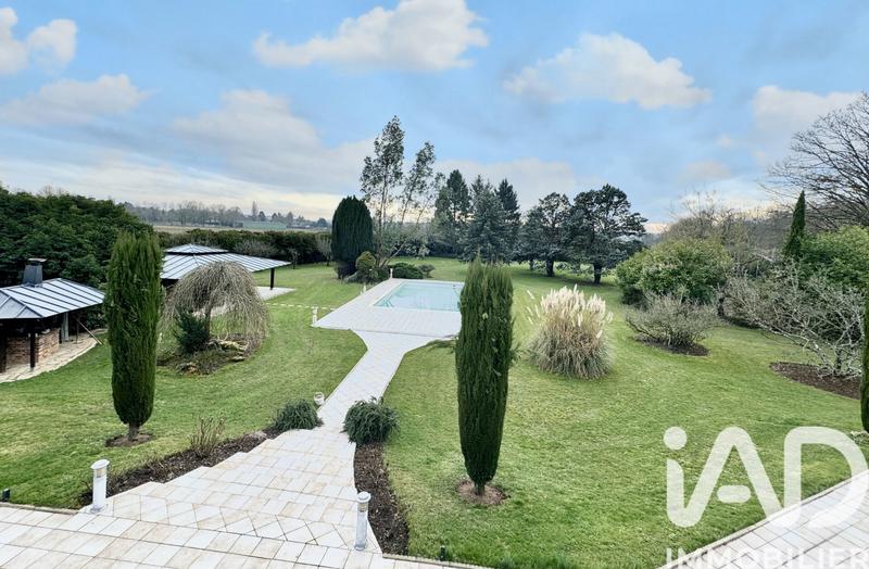 Maison - 400 m² - 10 pièces