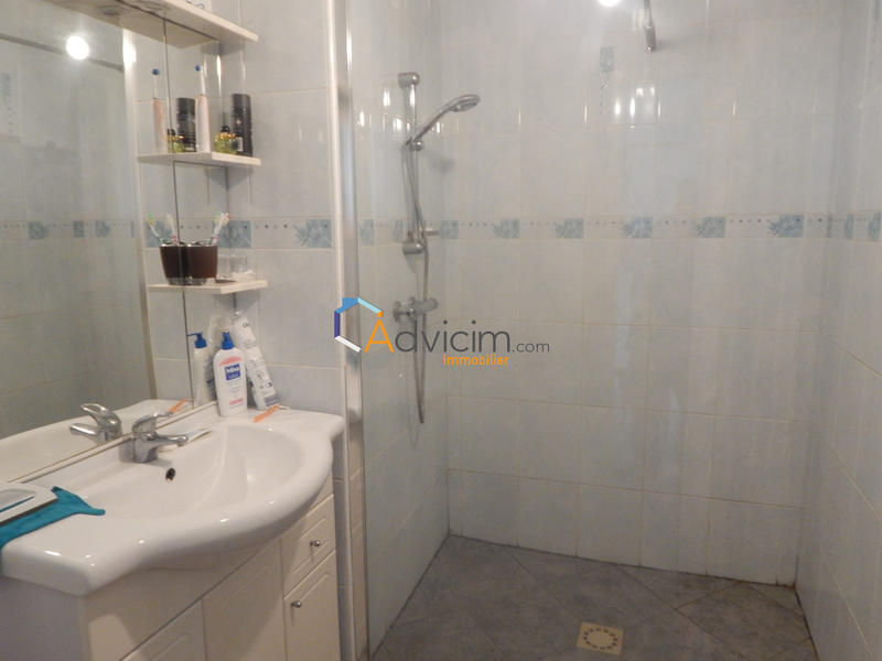 Maison - 205 m² - 10 pièces