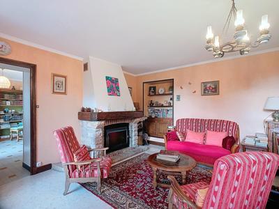 Maison - 260 m² - 11 pièces