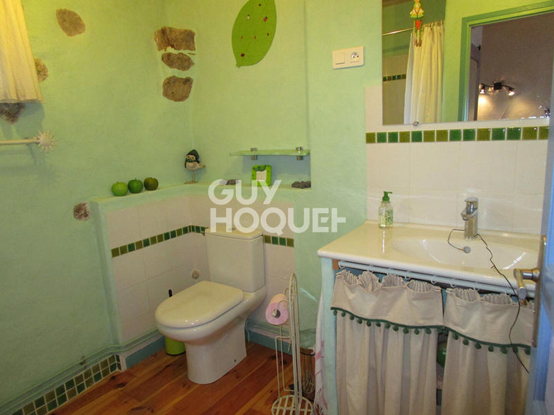 Maison - 180 m² - 8 pièces