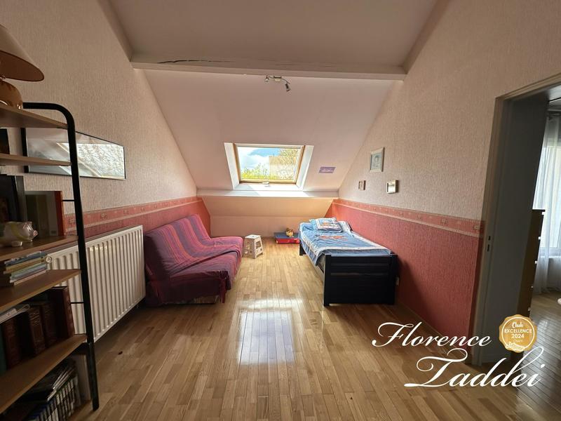 Maison - 177 m² - 7 pièces