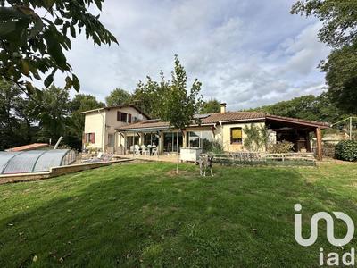 Maison - 176 m² - 7 pièces