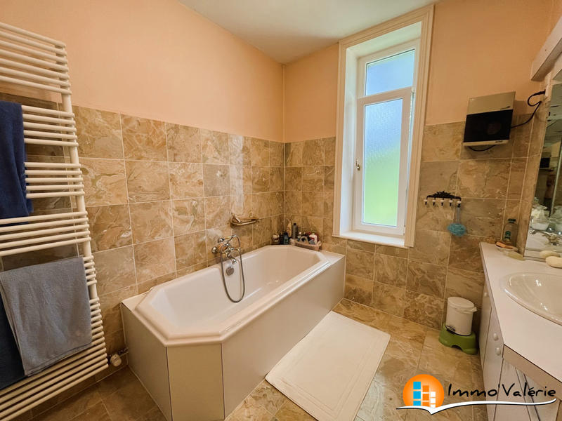 Maison - 761 m² - 16 pièces